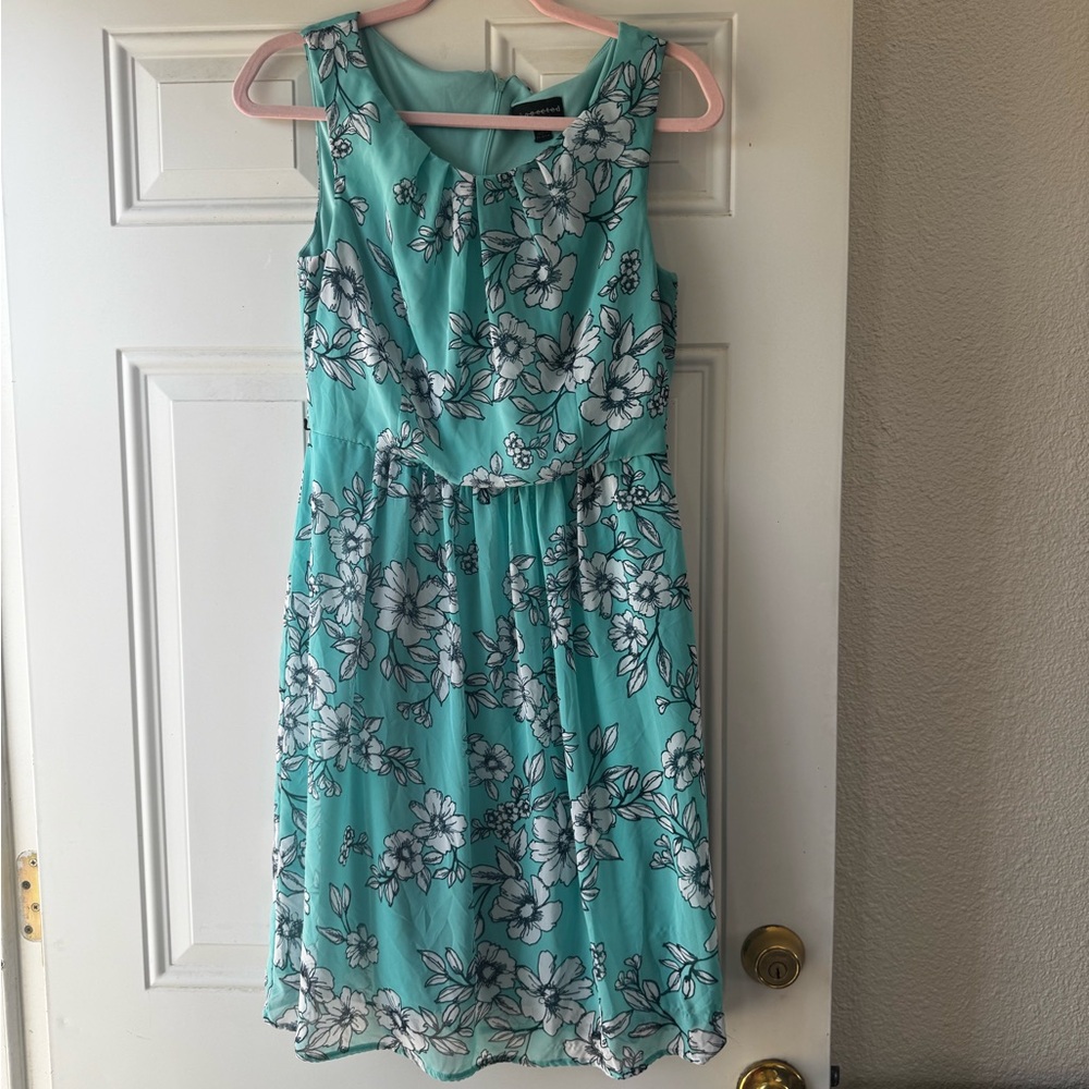 Connected Apparel Green and White Sleeveless Sundress